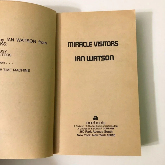 Vtg Miracle Visitors by Ian Watson and  The Galactic Invaders by James R Berry - Picture 8 of 16